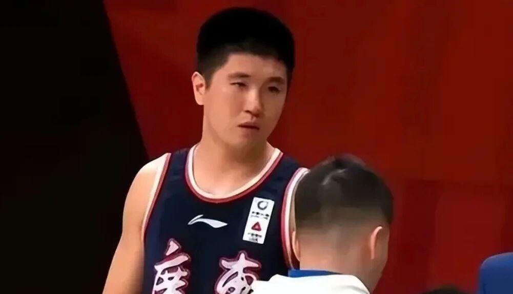 个休赛期里, 动作 个休赛期里, 动作