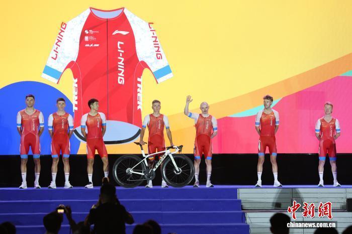 vi, 日晚 vi, 日晚