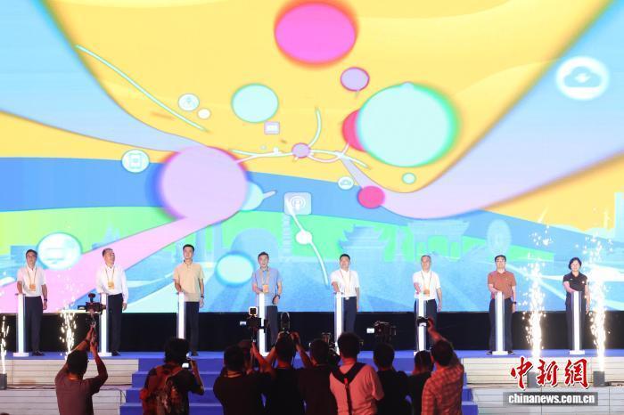 中新社记者 中新社记者