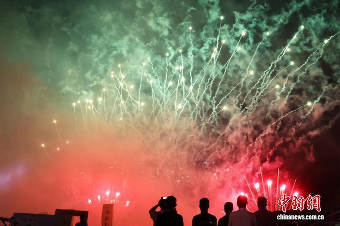 体亮相, 业赛道上展 体亮相, 业赛道上展